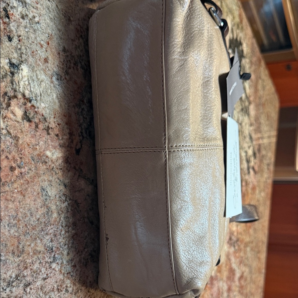 Francesco Biasia Beige Leather Shoulder Bag with Dark Brown Straps - Picture 9 of 16